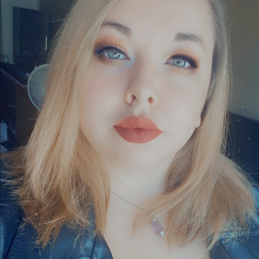 Meet your Posher, Kat